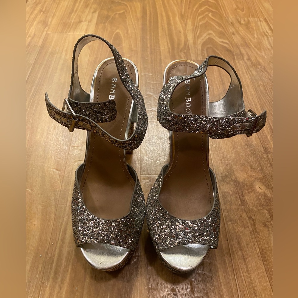 Bamboo Silver Glitter Women's Heels sz 9/39